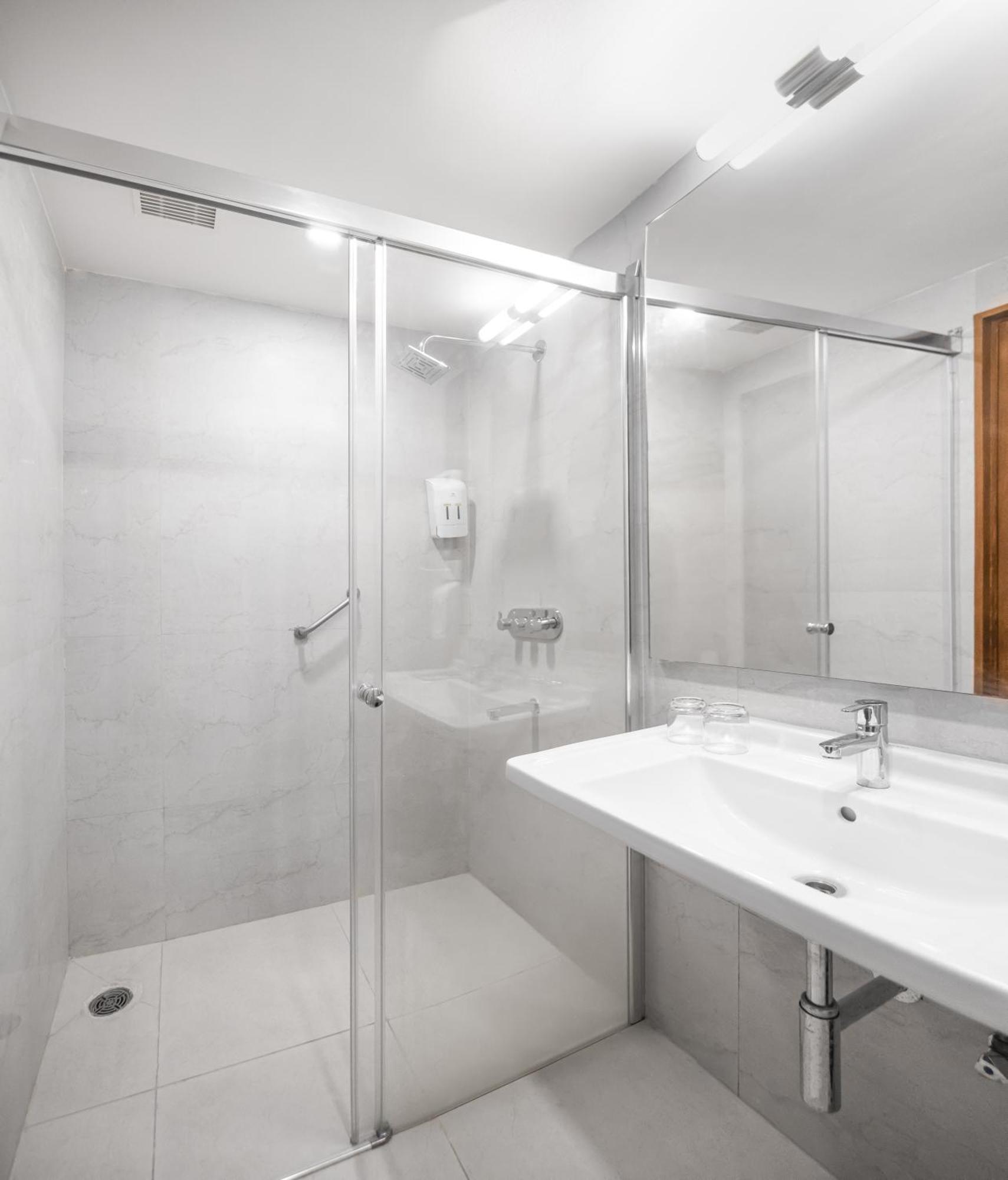 Hotel Turmeric Erode Esterno foto
